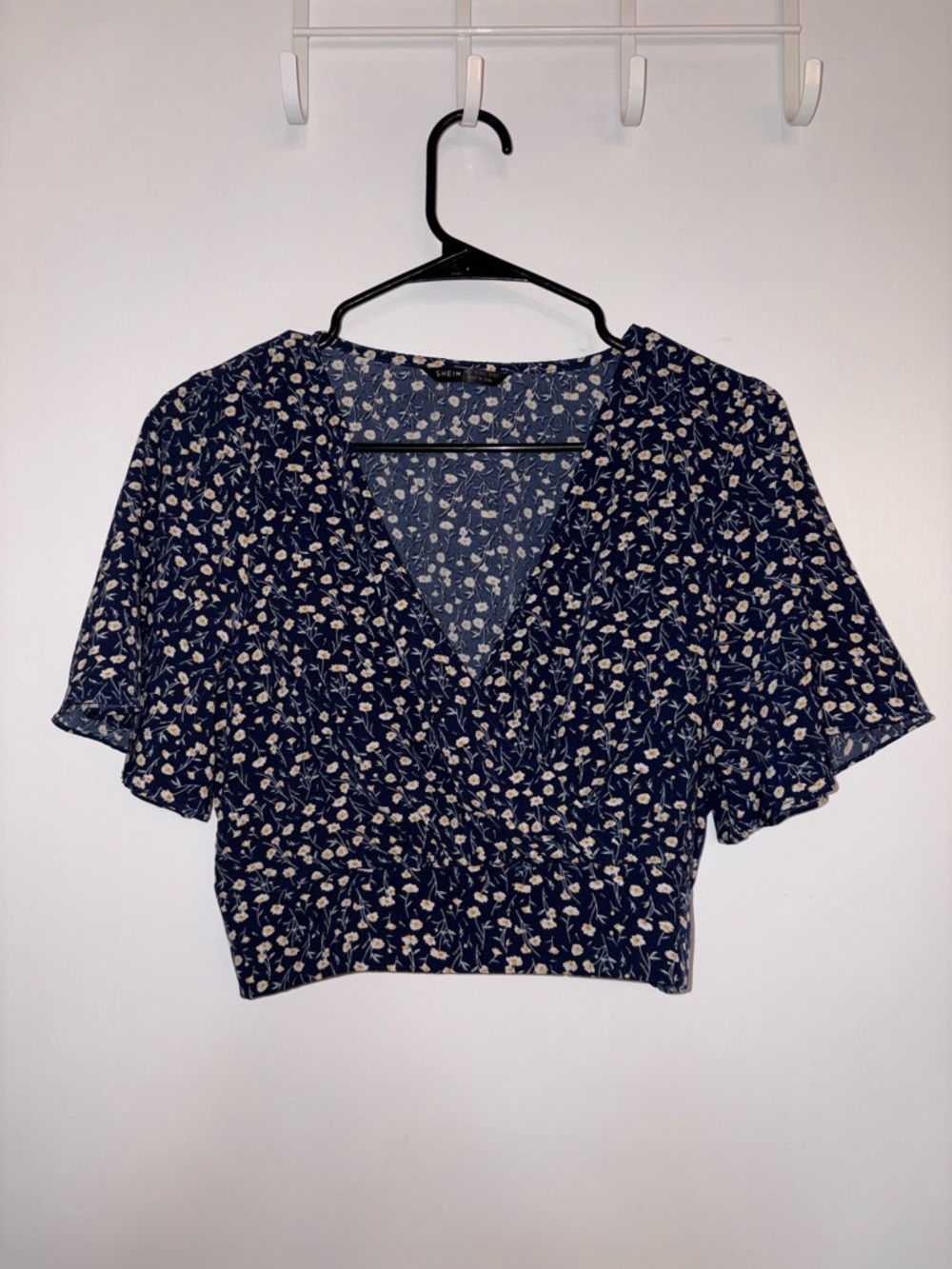 🍀4 for 25🍀 SHEIN | Navy Crop Top Blouse